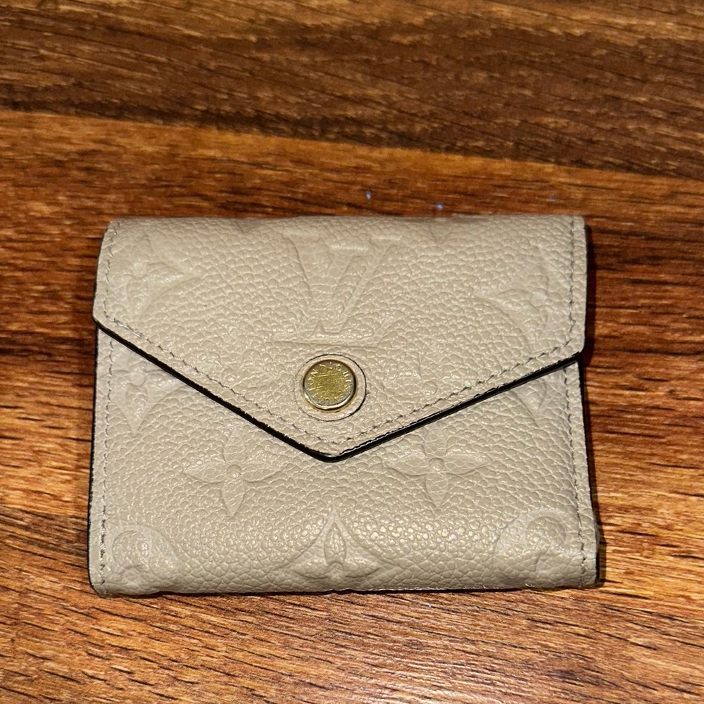 Louis Vuitton Small Beige Zoe Empreinte Wallet - Picture 2 of 11